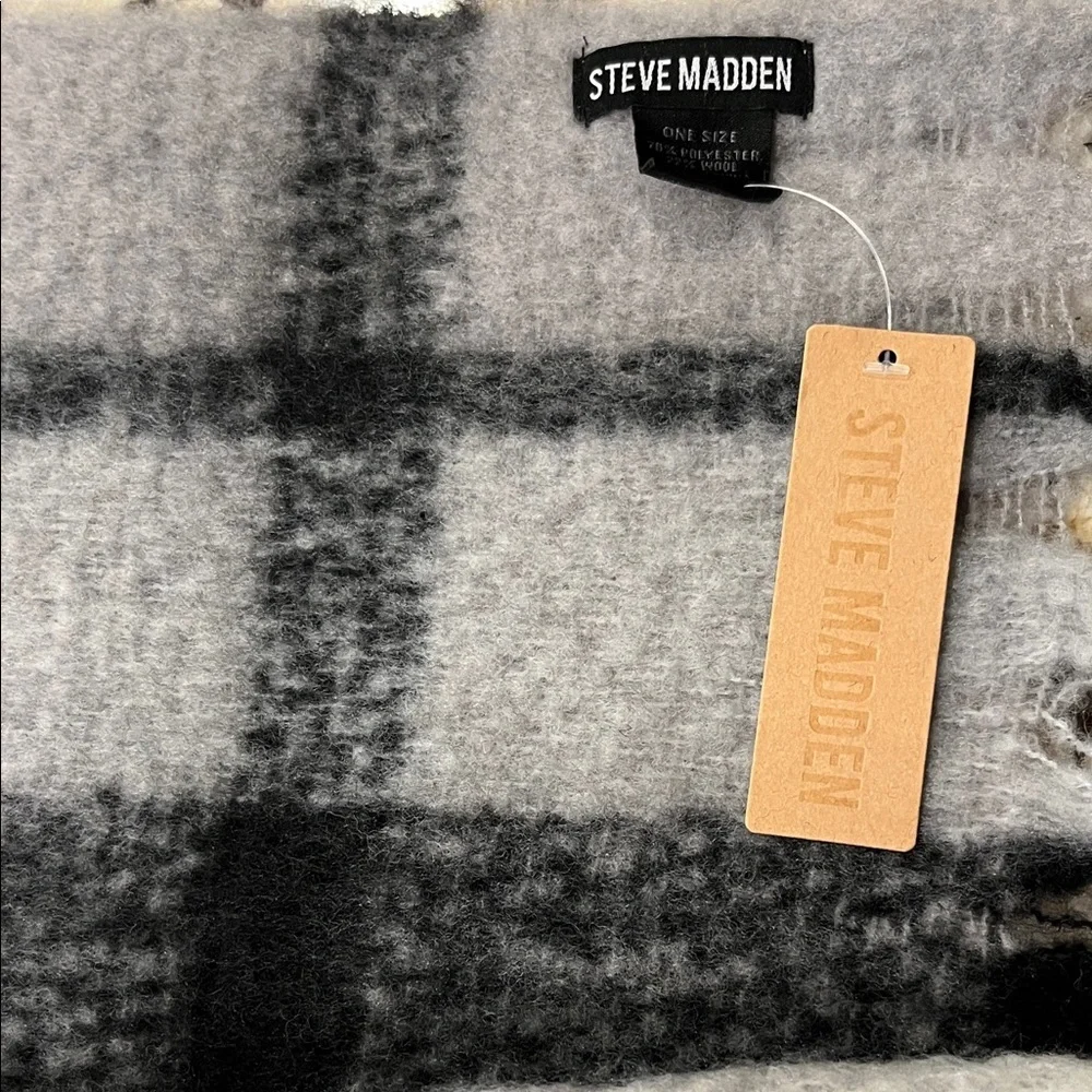 Steve Madden Gray and Black Winter Wool Scarf NEW Size OS